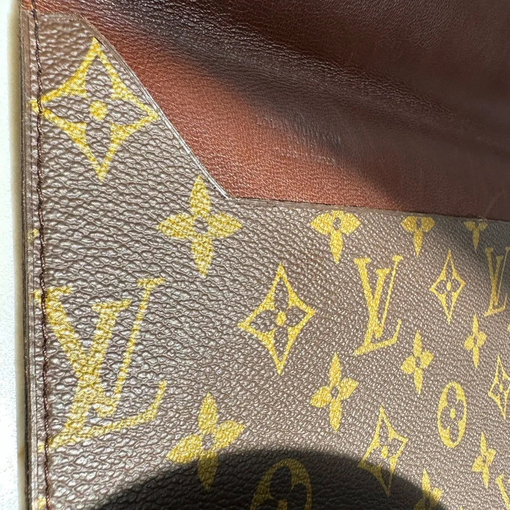 *SOLD*  Louis Vuitton Vintage Envelope Document or IPad Holder - Picture 13 of 16